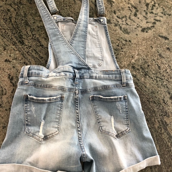 Overall shorts - Picture 2 of 3